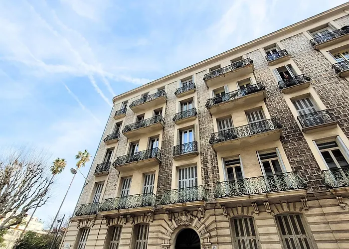 Nestor&jeeves - Victoire - - Near Lejlighed